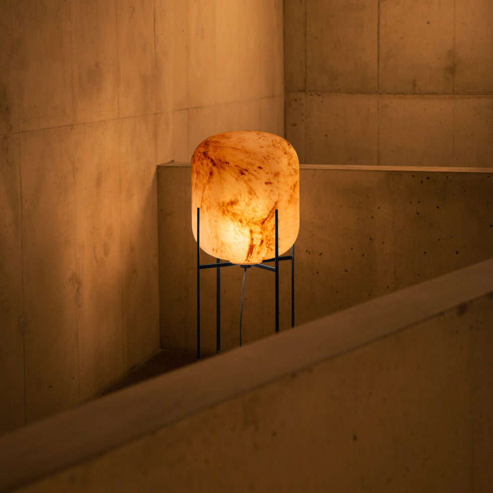 Lampada da terra a LED in polietilene LOON Collezione LOON By DEDON